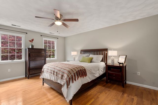 16 Kings Row, North Reading, MA 01864