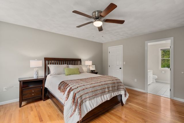 16 Kings Row, North Reading, MA 01864