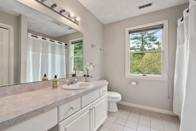 16 Kings Row, North Reading, MA 01864