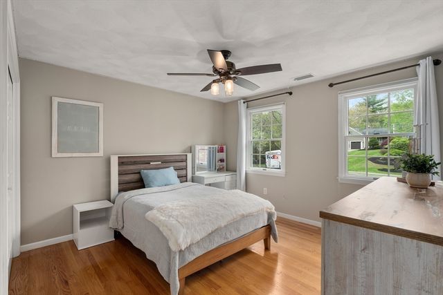 16 Kings Row, North Reading, MA 01864