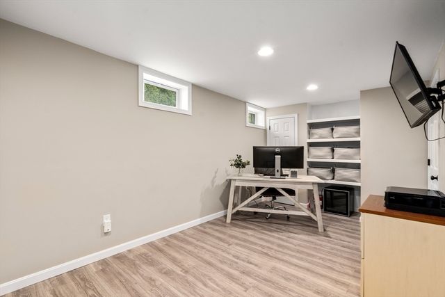 16 Kings Row, North Reading, MA 01864