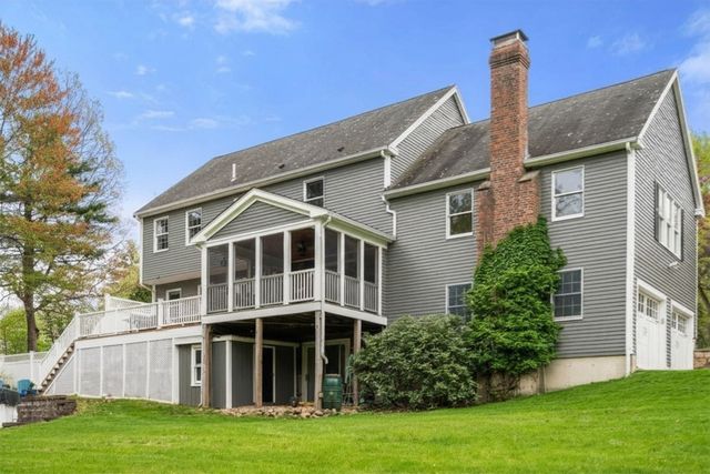 16 Kings Row, North Reading, MA 01864
