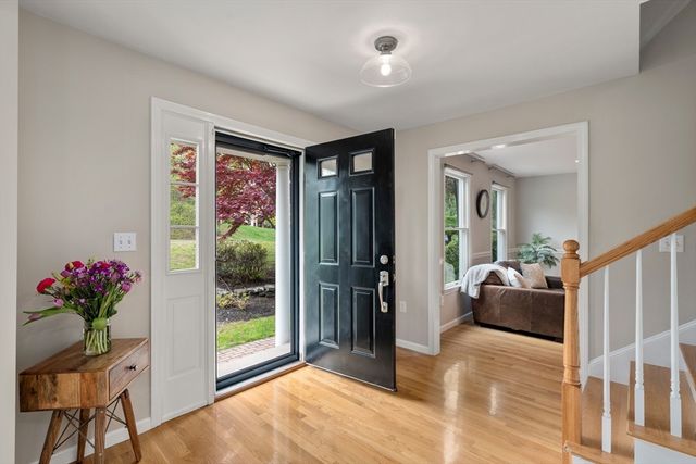 16 Kings Row, North Reading, MA 01864