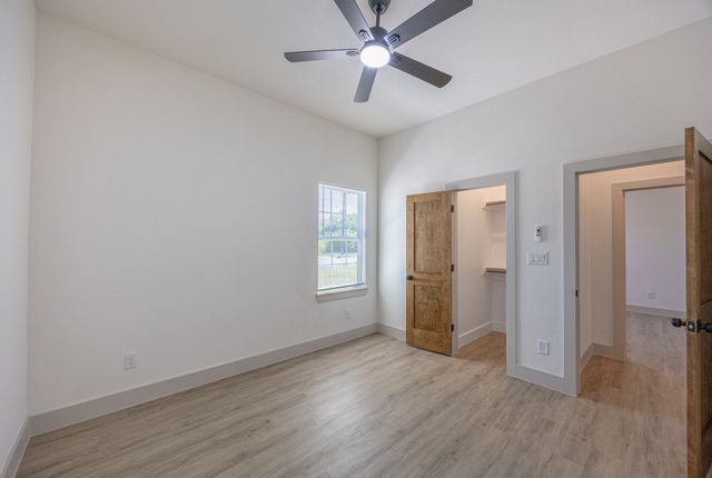 820 Glen Garden, Fort Worth, TX 76104