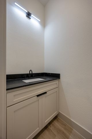 820 Glen Garden, Fort Worth, TX 76104