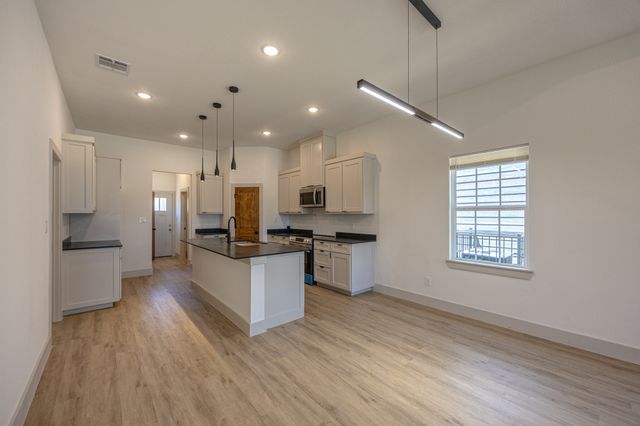 820 Glen Garden, Fort Worth, TX 76104