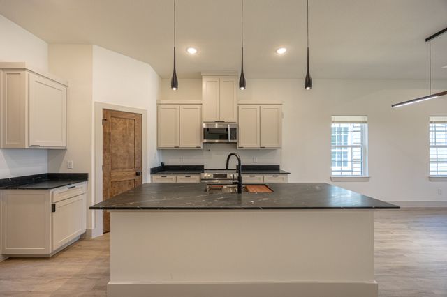 820 Glen Garden, Fort Worth, TX 76104