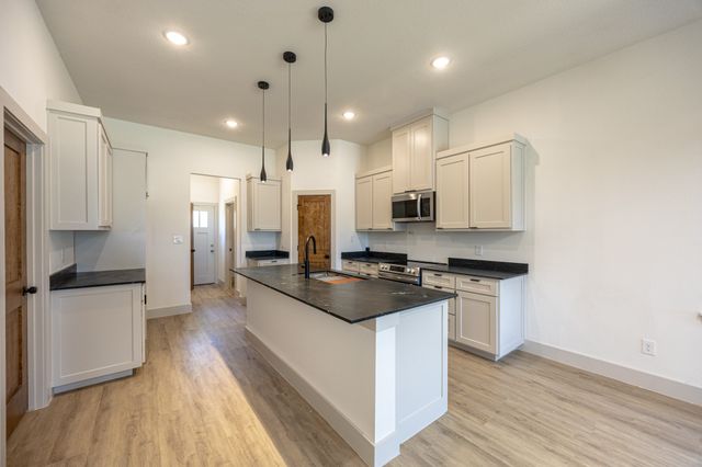 820 Glen Garden, Fort Worth, TX 76104