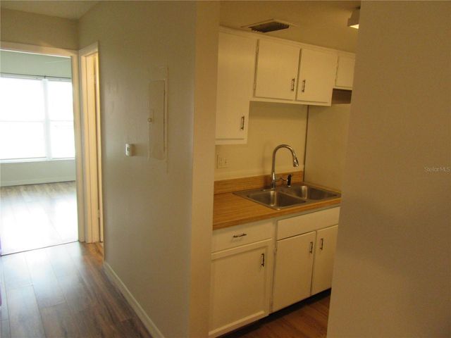 1024 82ND TERRACE N 1024C, St Petersburg, FL 33702