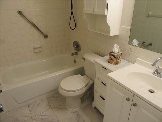 1024 82ND TERRACE N 1024C, St Petersburg, FL 33702