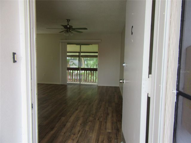 1024 82ND TERRACE N 1024C, St Petersburg, FL 33702