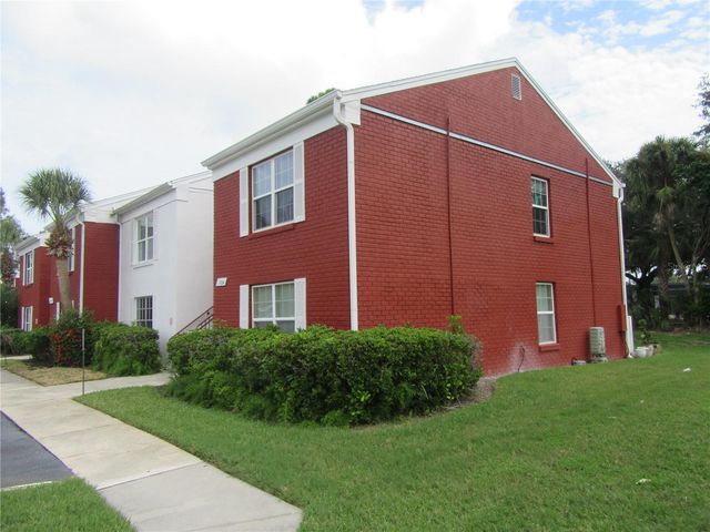 1024 82ND TERRACE N 1024C, St Petersburg, FL 33702