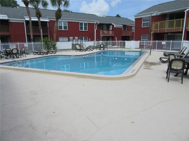 1024 82ND TERRACE N 1024C, St Petersburg, FL 33702