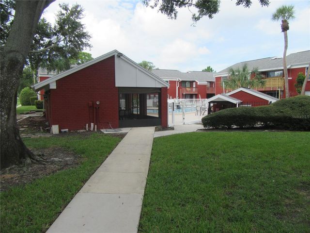 1024 82ND TERRACE N 1024C, St Petersburg, FL 33702