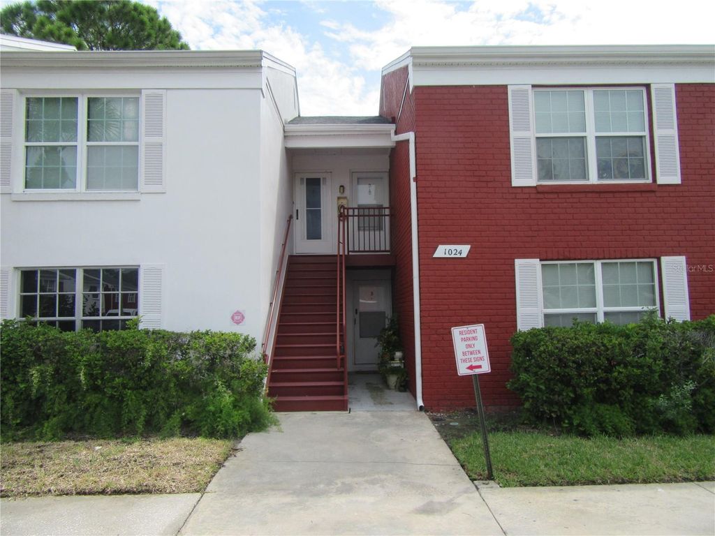 1024 82ND TERRACE N 1024C, St Petersburg, FL 33702
