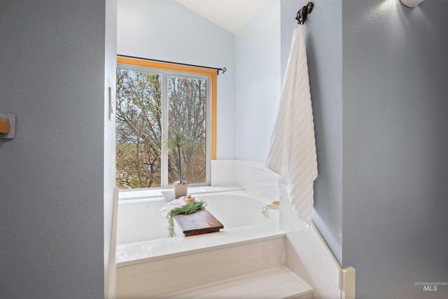 295 Howard Drive, Twin Falls, ID 83301