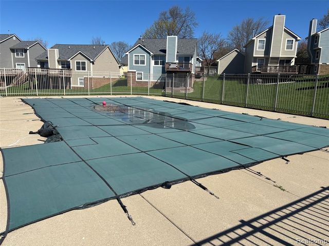 41532 Belden Circle, Novi, MI 48377