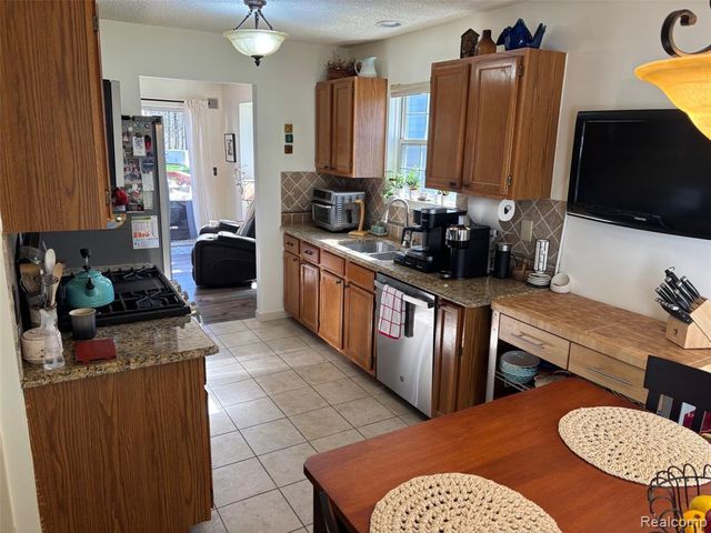41532 Belden Circle, Novi, MI 48377