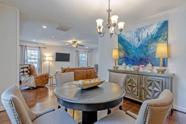 520 W 30th Street, Houston, TX 77018