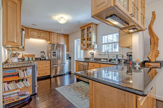 520 W 30th Street, Houston, TX 77018