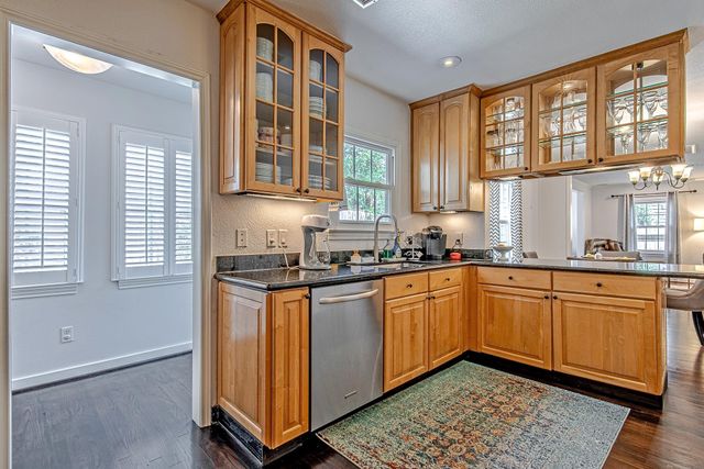 520 W 30th Street, Houston, TX 77018