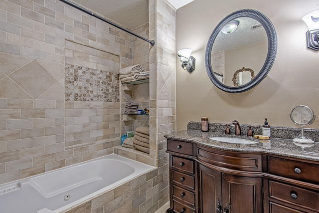 520 W 30th Street, Houston, TX 77018