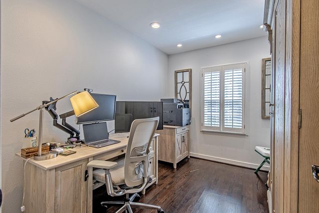 520 W 30th Street, Houston, TX 77018