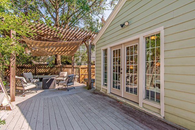 520 W 30th Street, Houston, TX 77018