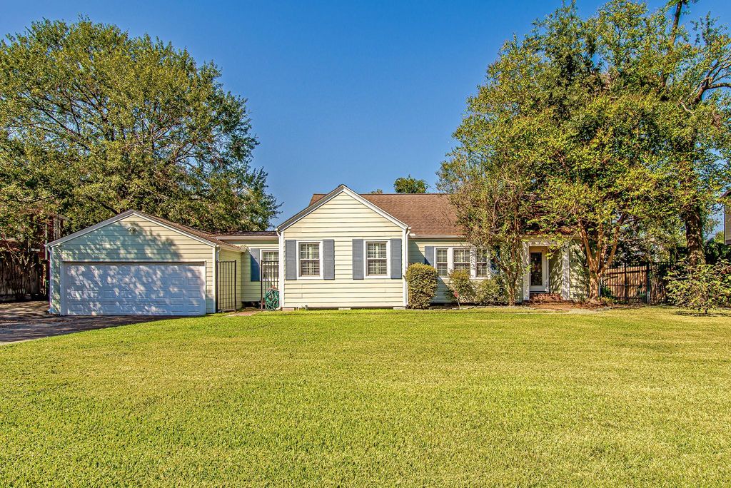 520 W 30th Street, Houston, TX 77018