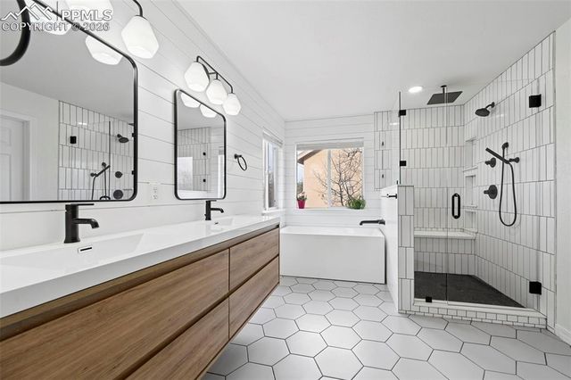 3360 Sugar Pine Way, Colorado Springs, CO 80920