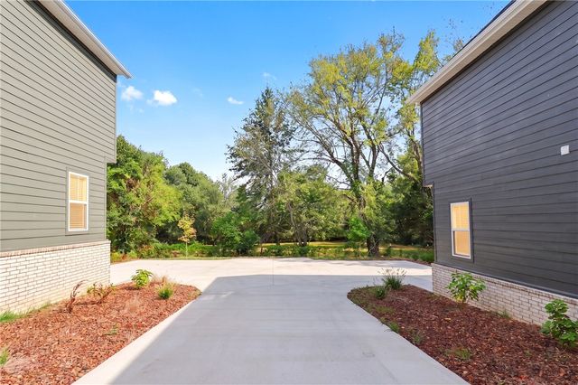 1516 W Sligo Street, Fayetteville, AR 72701