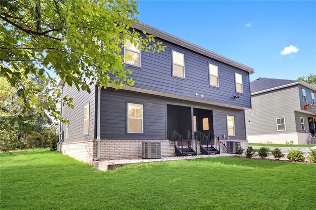1516 W Sligo Street, Fayetteville, AR 72701
