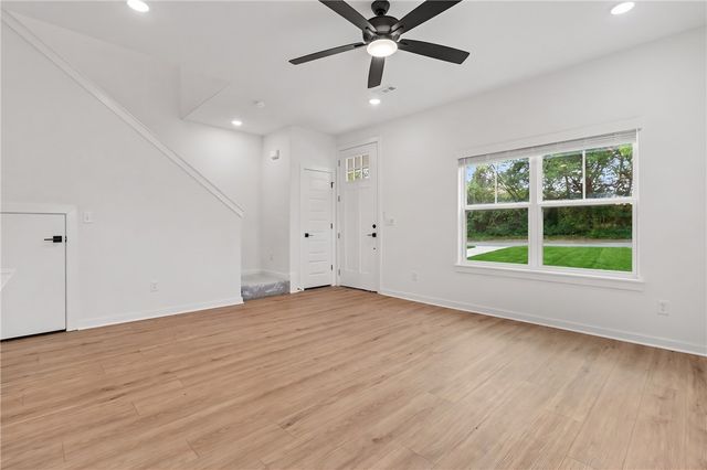 1516 W Sligo Street, Fayetteville, AR 72701