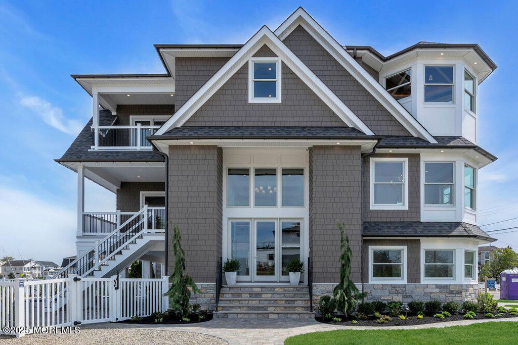 108 Dickman Drive, Lavallette, NJ 08735