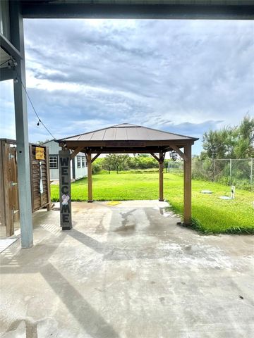 1314 Anderson Avenue, Port Bolivar, TX 77650
