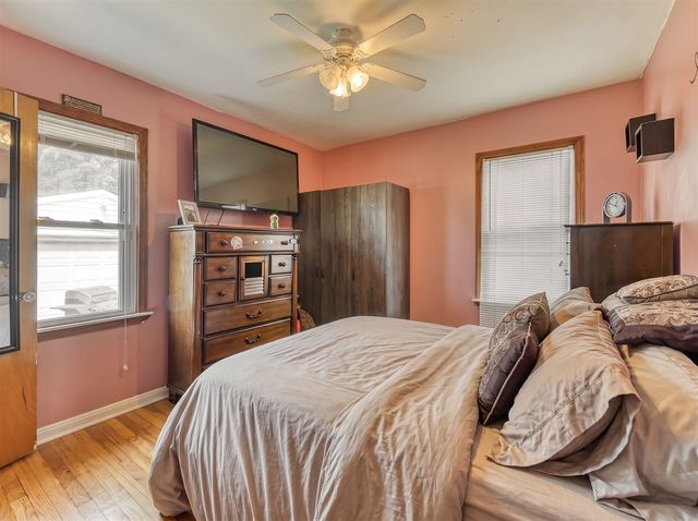 214 Cleveland Street, Trenton, MI 48183