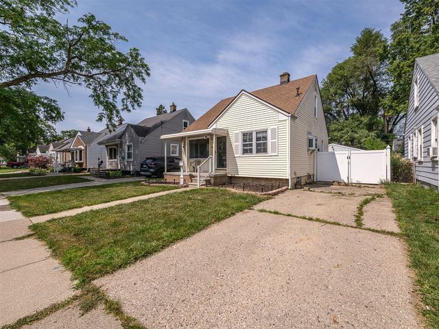 214 Cleveland Street, Trenton, MI 48183