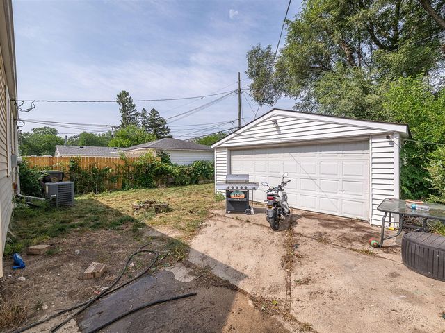 214 Cleveland Street, Trenton, MI 48183