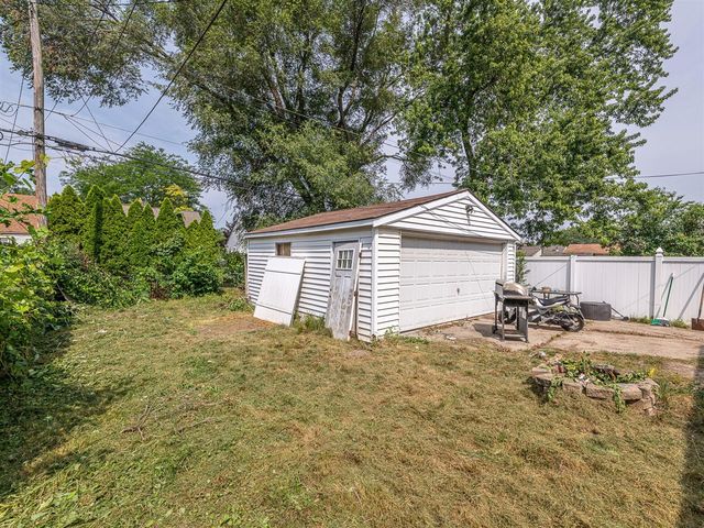 214 Cleveland Street, Trenton, MI 48183
