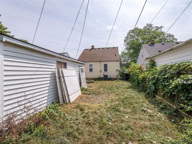 214 Cleveland Street, Trenton, MI 48183
