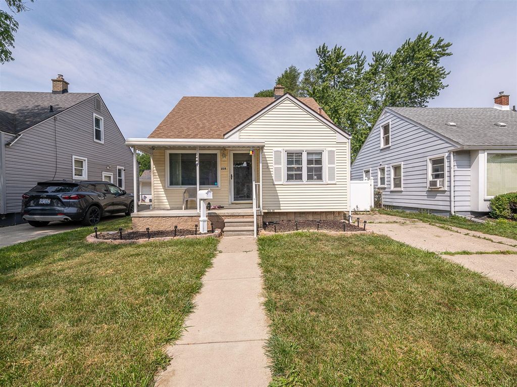 214 Cleveland Street, Trenton, MI 48183