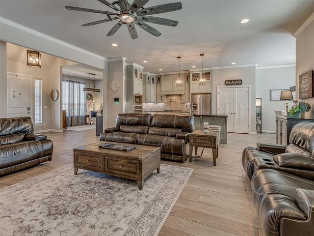 15218 Colonia Bella Drive, Edmond, OK 73013