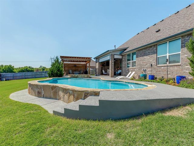 15218 Colonia Bella Drive, Edmond, OK 73013
