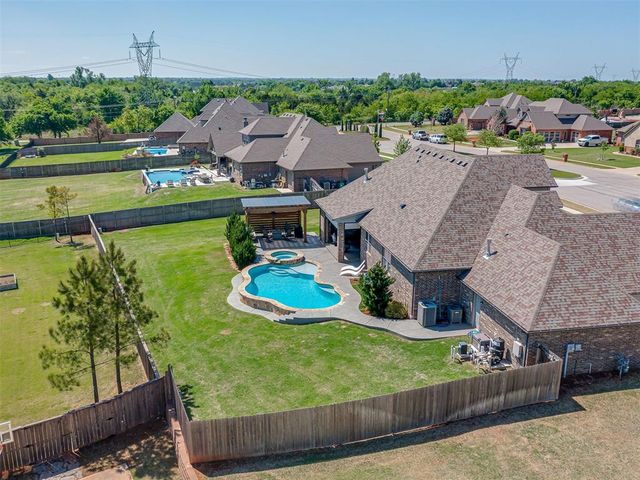 15218 Colonia Bella Drive, Edmond, OK 73013