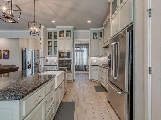 15218 Colonia Bella Drive, Edmond, OK 73013