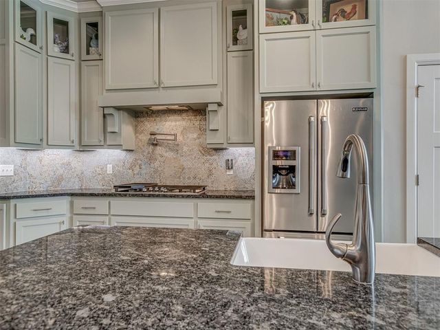 15218 Colonia Bella Drive, Edmond, OK 73013