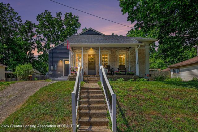 215 Torrey Street, Grand Ledge, MI 48837