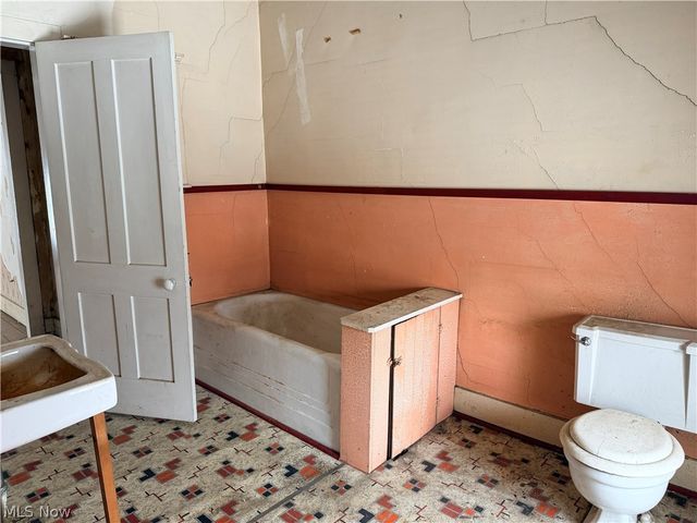 5281 Monroe Center Road, Conneaut, OH 44030