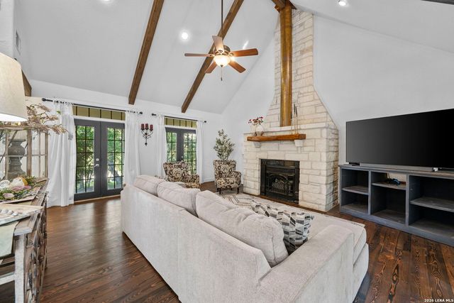 211 BENTWOOD DR, Spring Branch, TX 78070
