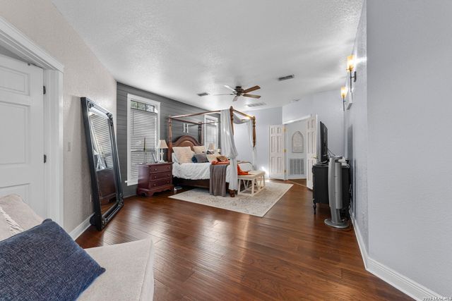 211 BENTWOOD DR, Spring Branch, TX 78070